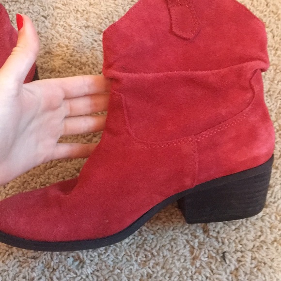 Red ankle suede boots - Picture 7 of 8